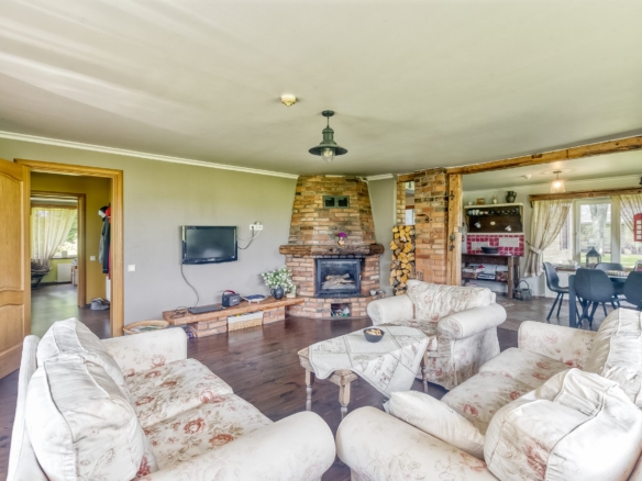 Charming Ranch-Style Property Near the Estonian Border