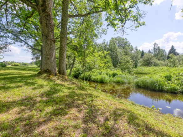 Charming Ranch-Style Property Near the Estonian Border