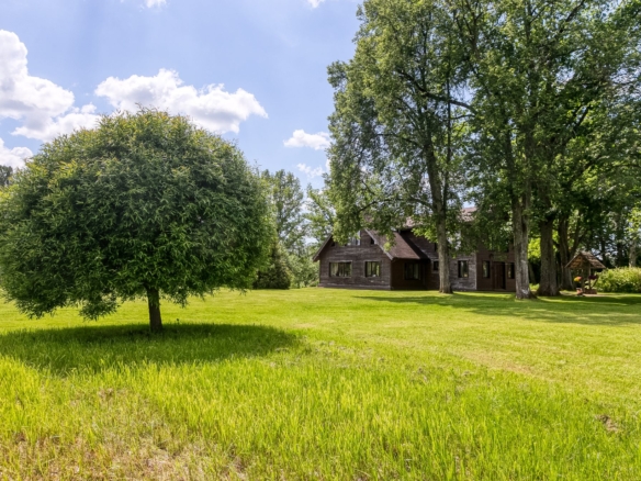 Charming Ranch-Style Property Near the Estonian Border