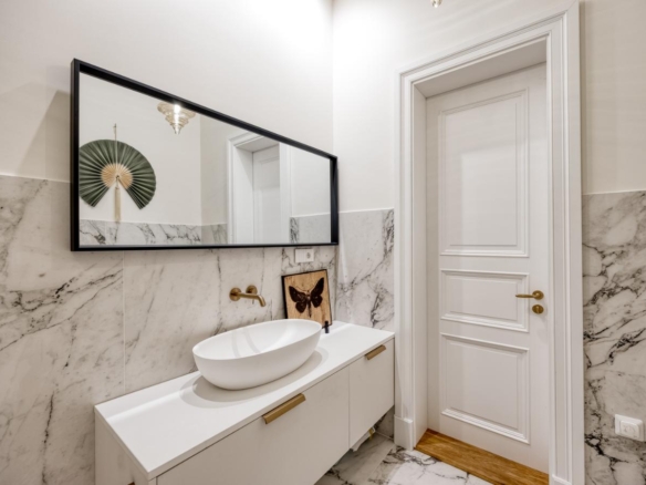 Elegant 2-Bedroom Residence with Views over Bastejkalns Park | Pflūga House