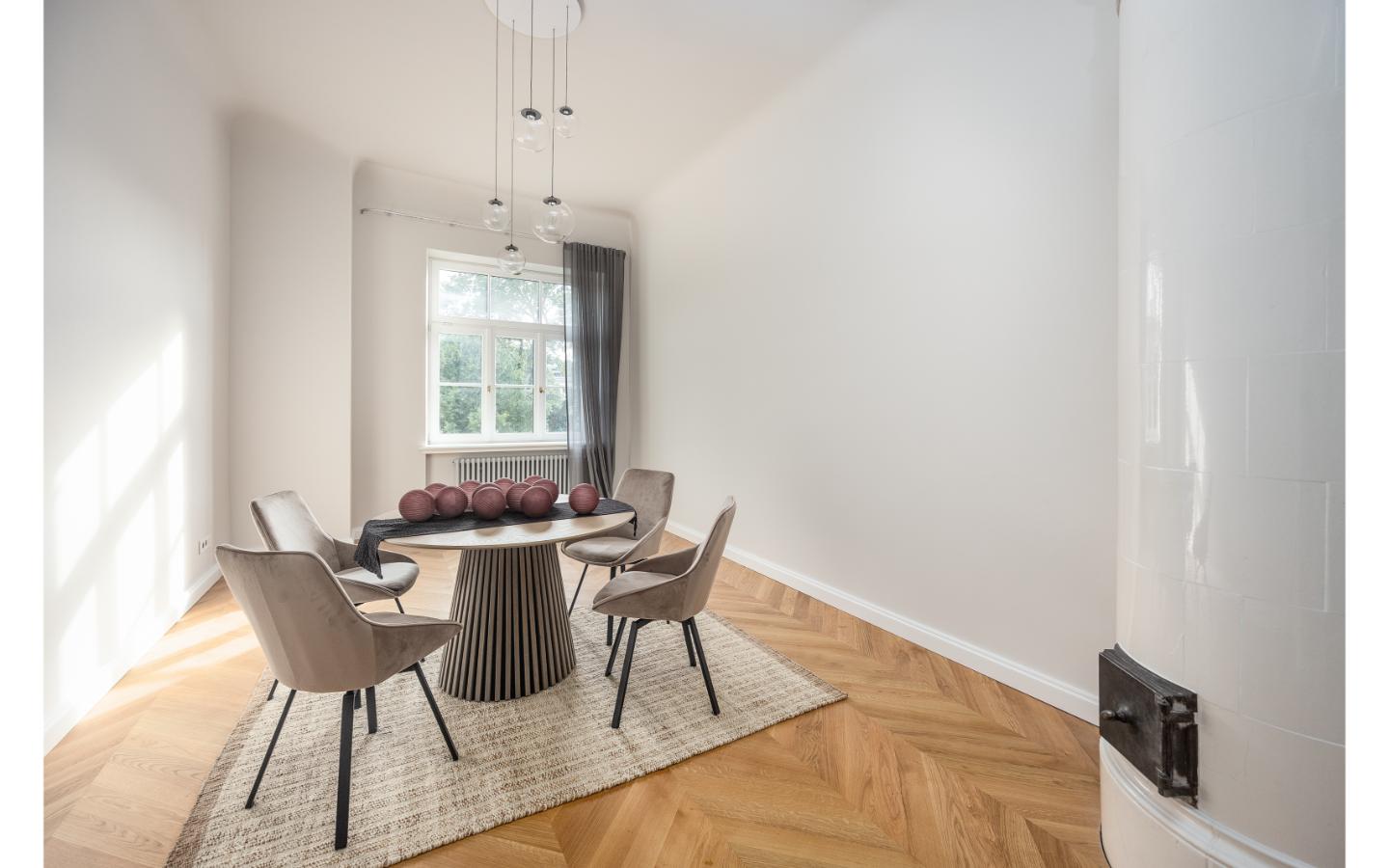 Spacious 1-Bedroom Apartment with Views of Bastejkalns Park, Pflūga House