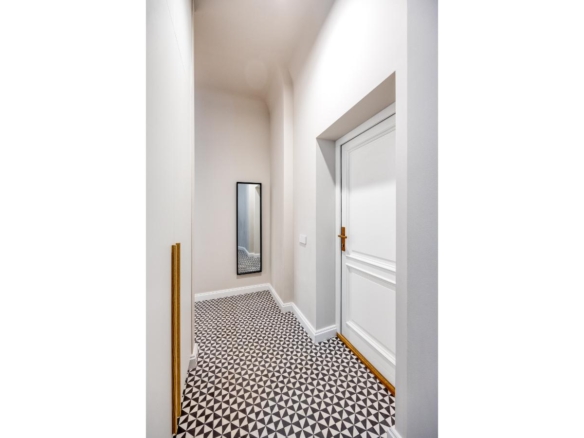 Spacious 1-Bedroom Apartment with Views of Bastejkalns Park, Pflūga House