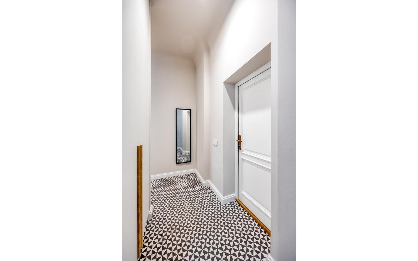 Spacious 1-Bedroom Apartment with Views of Bastejkalns Park, Pflūga House