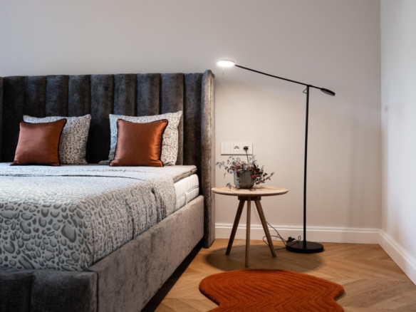 Spacious 1-Bedroom Apartment with Views of Bastejkalns Park, Pflūga House