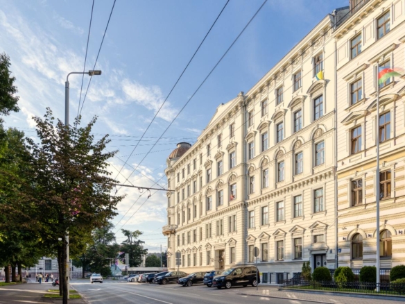 Elegant 2-Bedroom Residence with Views over Bastejkalns Park | Pflūga House